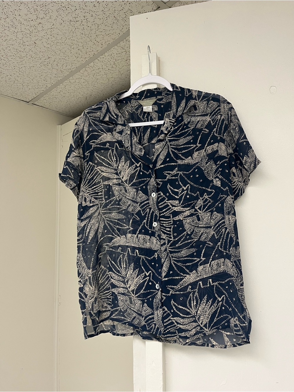 100% Silk The Territory Ahead Men's Shirt, Size Small